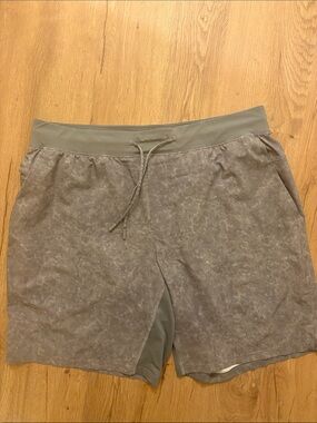Lululemon T.H.E. Shorts Gravel Dust (linerless, size XXL)